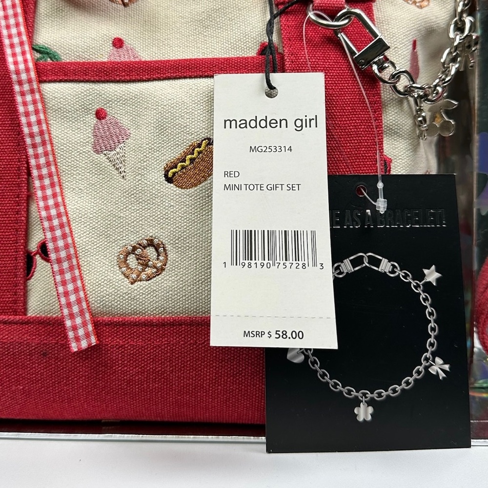 Madden Girl Red and Cream Food Patterned Mini Tote Gift Set - Picture 7 of 11